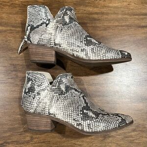 🎈$5 DEAL: Dolce Vita Karsen Snakeskin Ankle Boots